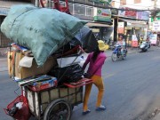 Tin tức - Chị ve chai nhặt được 5 triệu yen: Hồi hộp chờ “phút 90”