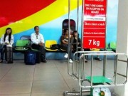Tin tức - Tát nhân viên hàng không, nữ hành khách bị phạt tiền