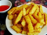 Làm mẹ - 4 thực phẩm hại hơn hút thuốc lá mẹ Việt cho con ăn