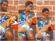 Làm mẹ - Choáng với cảnh cho bé ăn kiểu... Brazil