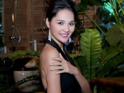 Làng sao - HH Hương Giang khoe lưng trần nõn nà