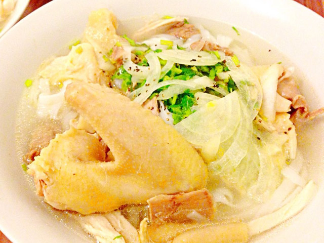 Cách nấu phở gà ngon cho bữa sáng