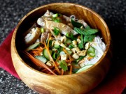 Bếp Eva - Tự làm mì trộn thịt gà thơm ngon