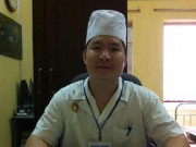 Làm mẹ - Lưu ý khi tắm lá chè xanh cho trẻ sơ sinh mùa hè