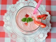 Bếp Eva - Giải khát với sinh tố chuối dâu