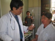 Tin tức - Uống thuốc nam chữa hen, người phụ nữ mọc lông đen kín người