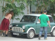 Làng sao - Hari Won được Đinh Tiến Đạt hộ tống bằng xế "độc"