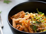 Bếp Eva - Salad gà xoài giòn ngon hấp dẫn