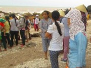 Tin tức - Đi tắm biển, 3 học sinh lớp 5 bị sóng cuốn trôi