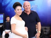 Làng sao - Thu Minh đẹp mũm mĩm bên chồng trước ngày sinh