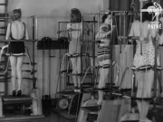 Làm đẹp - Tròn mắt xem phụ nữ thập niên 40 tập gym