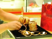 Tiêu dùng - Giá vàng bất ngờ giảm sâu, USD tăng nhẹ