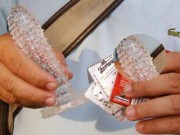 Sức khỏe - Rước họa vào thân vì dùng bao cao su hình dáng kỳ quái