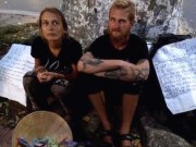 Tin tức - Hai khách tây “bị cướp” tái xuất xin tiền ở Hồ Gươm