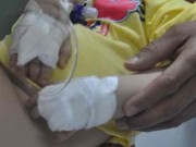 Tin tức - Mẹ xả thân cứu con 7 tháng tuổi thoát tay gã điên tình