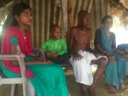 Tin tức - Ấn Độ: Cụ ông đau đớn khi mất con vì nắng nóng kinh hoàng