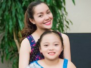 Làng sao - Ngọc Anh khoe mặt mộc vui đùa bên con gái
