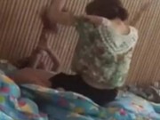 Tin tức - TQ: Cô giáo đánh trẻ mầm non vì không chịu ngủ