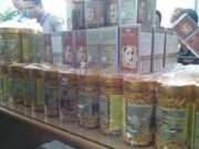 Tin tức - Thu giữ 20 tấn thực phẩm chức năng nghi giả tại Hà Nội