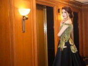 Làng sao - Á hậu Tú Anh khoe vẻ đẹp quý phái khi dự sự kiện