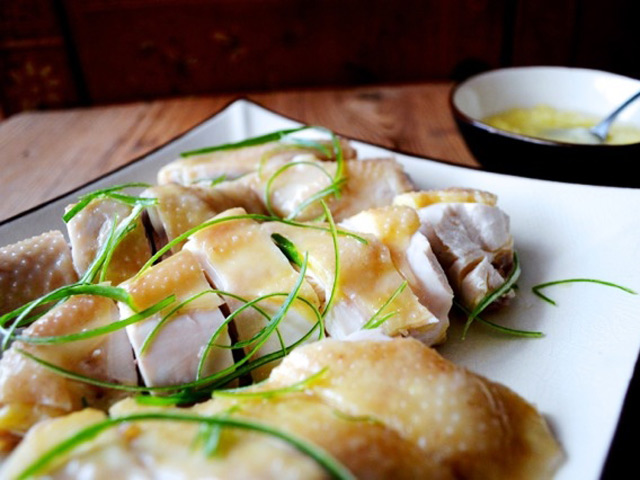 Thèm chảy nước miếng với gà luộc thơm ngon