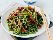 Bếp Eva - Thịt bò xào ớt nóng hổi ngày mưa