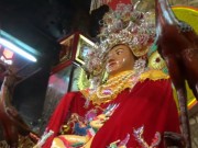 Tin tức - Chuyện về sợi chuỗi vàng kỷ lục của bà Chúa xứ núi Sam