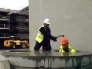 Clip Eva - Game đập chuột phiên bản các anh công nhân