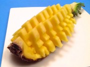 Bếp Eva - Cách gọt và xếp dứa hình thuyền