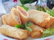 Bếp Eva - Bánh thịt xông khói cuộn pho mát chiên xù cho bé