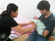 Bà bầu - Ngọt ngào những câu chuyện chồng chăm vợ đẻ tại BV phụ sản