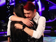 Làng sao - Nguyễn Duy ôm chầm Thu Minh sau khi bị loại