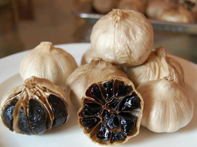 Những công dụng thần kỳ của tỏi đen bạn nên biết