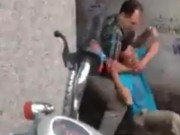 Tin tức - Ông Tây nói gì khi xông vào ngăn người chồng Việt đánh vợ?