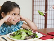 Làm mẹ - Tuyệt chiêu của mẹ giúp bé ghét rau ăn rau thun thút