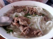 Tin tức - Hà Nội: Trả tiền phở bò, người dân ăn toàn thịt lợn