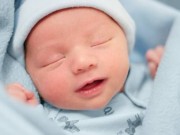Làm mẹ - Mẹo giúp phát triển trí não cho con theo từng tháng tuổi