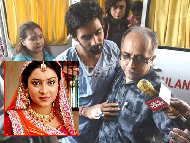 Bạn trai Cô dâu 8 tuổi thú nhận qua đêm với gái lạ