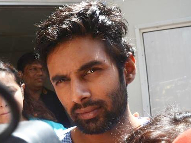 Bạn trai Cô dâu 8 tuổi Pratyusha Banerjee đòi tự tử