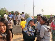 Tin tức - 9 HS chết đuối ở Quảng Ngãi: Đường làng trắng khăn tang