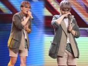 Làng sao - Chàng trai bị bệnh do bạo hành gây xúc động tại X-Factor