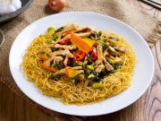 Bếp Eva - Mì xào thịt băm đơn giản mà ngon