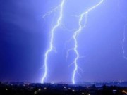 Tin tức - Bị sét đánh khi trú mưa, con chết, cha bỏng nặng