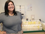 Bà bầu - Mẹ sinh non 25 tuần hút gần 70 lít sữa tặng bệnh viện