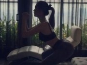 Clip Eva - Ngọc Trinh tập squat khoe vòng 3 tròn căng