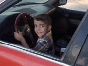 Clip Eva - Chóng mặt với màn drift xe hơi của cậu bé 3 tuổi