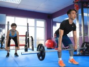 Làm đẹp - Video: 4 bài tập giúp đôi chân thon gọn, săn chắc