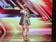 Làng sao - Gameshow truyền hình Việt: Chất lượng thí sinh được đánh giá chỉ bằng lòng thương cảm?