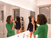 Làm mẹ - Cuộc sống mới đầy đủ của bé sơ sinh từng bị mẹ ruột bỏ rơi