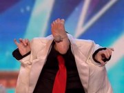 Clip Eva - Giám khảo "há hốc miệng" với phần biểu diễn bằng đôi chân